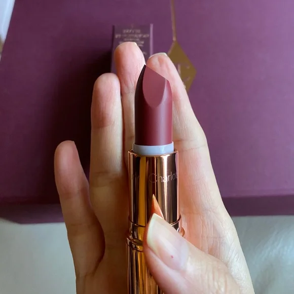 Charlotte Tilbury MATTE REVOLUTION
WALK OF NO SHAME - Picture 2 of 6